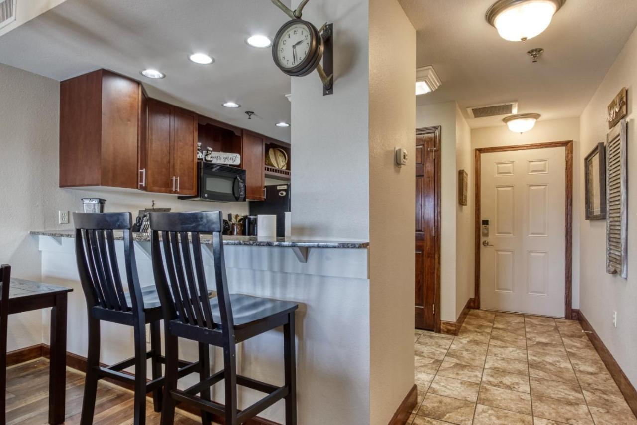 Gorgeous 2Bd 2Bth Condo With Mountain Views Pool Hot Tub Game Room Close To Parkway Pigeon Forge Exterior photo