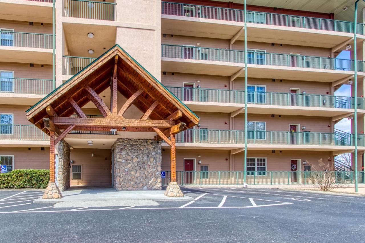Gorgeous 2Bd 2Bth Condo With Mountain Views Pool Hot Tub Game Room Close To Parkway Pigeon Forge Exterior photo